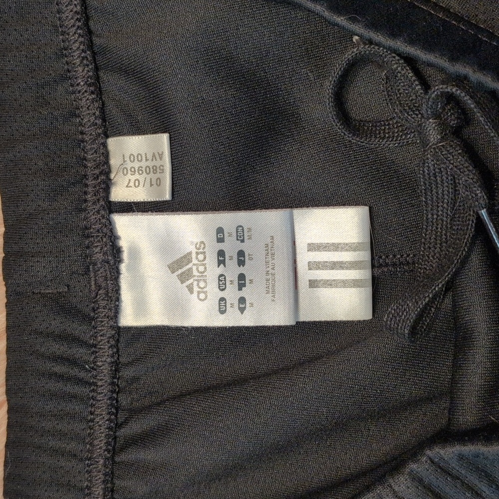 Adidas CLIMALITE Cropped Joggers - Picture 3 of 4